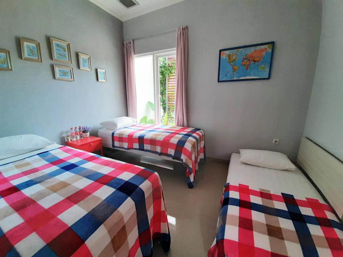 Inni Homestay Malang Eksteriør bilde