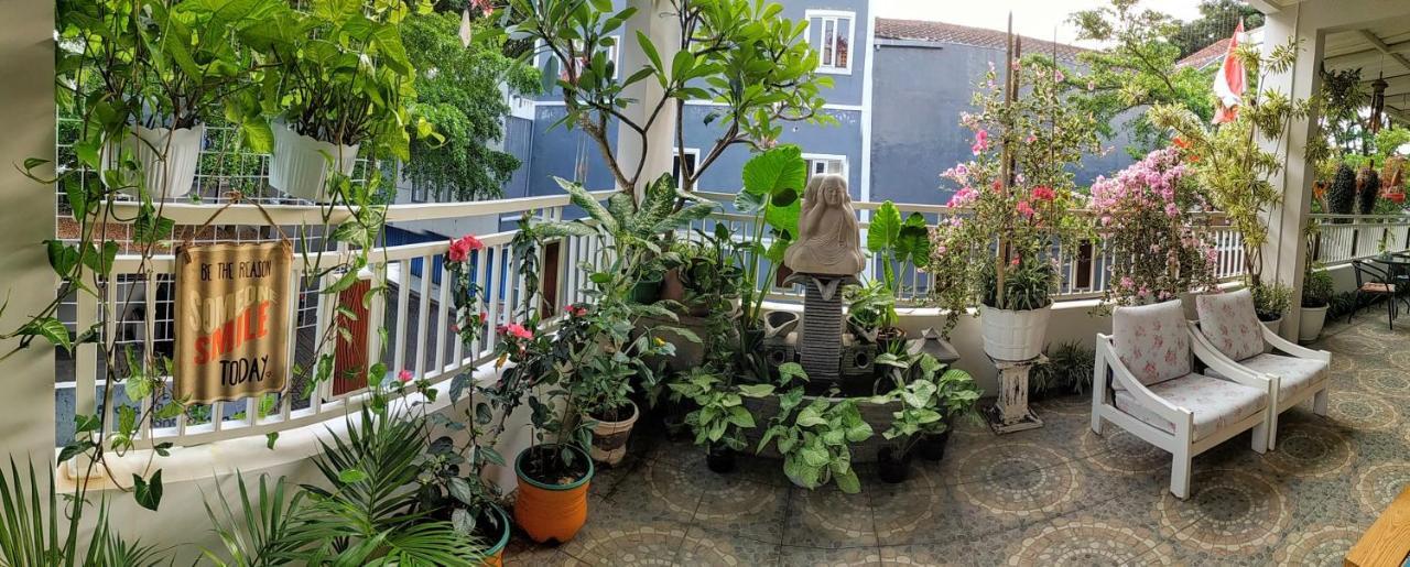Inni Homestay Malang Eksteriør bilde